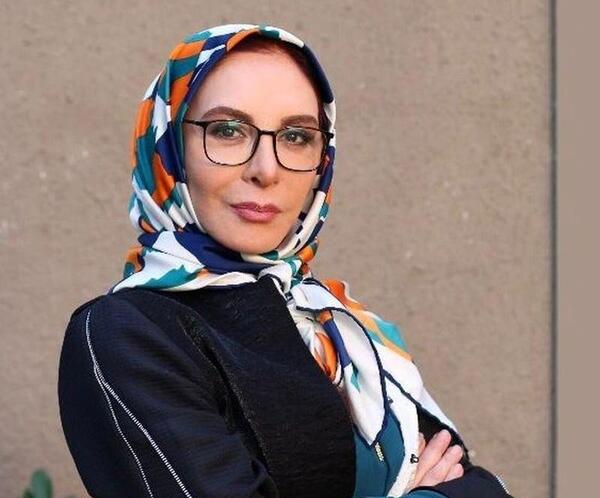 عکس افسانه بایگان در خاکسپاری شجریان