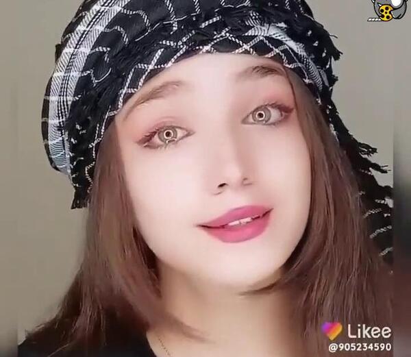 عکس دختر عربی با چفیه قرمز