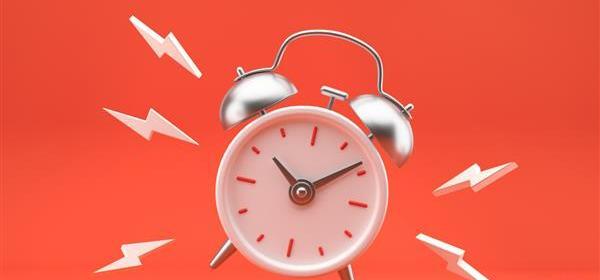 عکس ساعت قدیمی زنگ دار