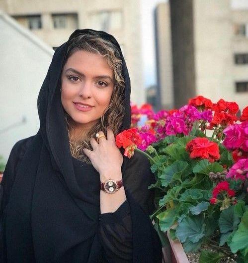 عکس رویا حنیفی