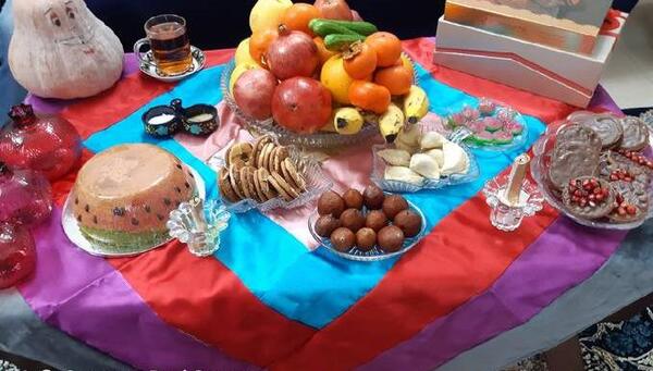 عکس باب اسفنجی یلدایی