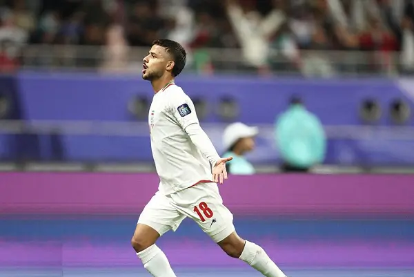 عکس مهدی قائدی با پیراهن پرسپولیس
