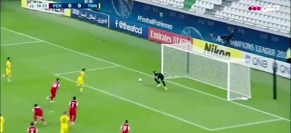 عکس حامد لک در پرسپولیس