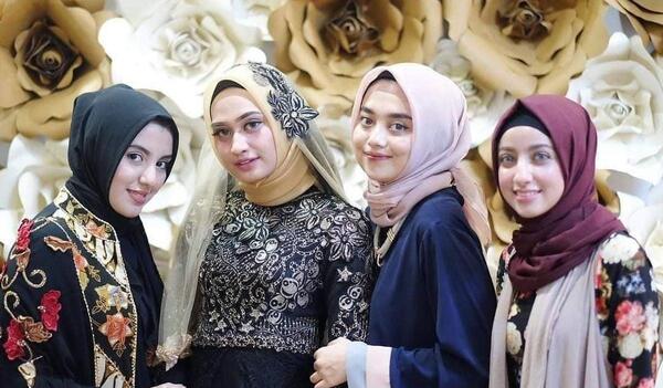 عکس حجاب استایل و کتاب