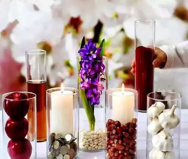 عکس ایده سفره هفت سین با شیشه های استوانه ای