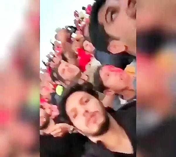 عکس دنیا جهانبخت در حال خودکشی