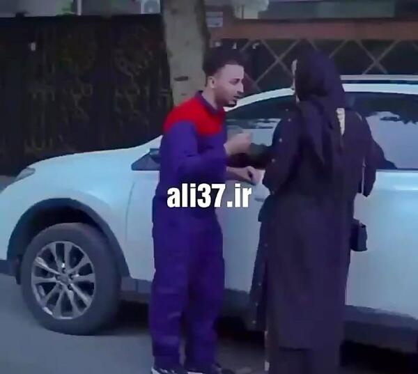 عکس دنیا جهانبخت در حال خودکشی