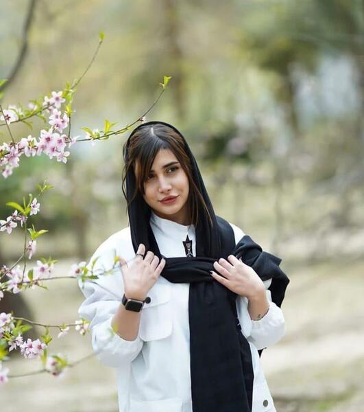 عکس فاطمه گلزار تیک تاکر