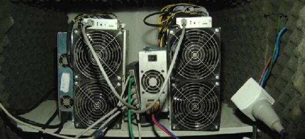 عکس ماینر بیت کوین