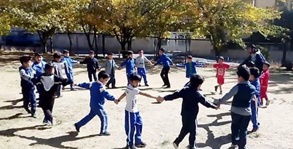 عکس بازی عمو زنجیر باف