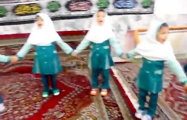 عکس بازی عمو زنجیر باف