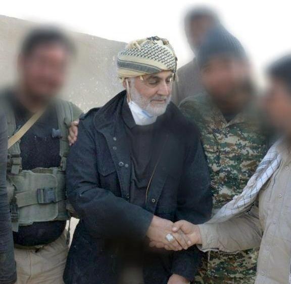 عکس قاسم سلیمانی در جبهه