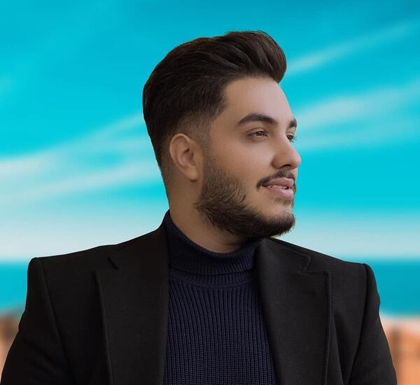 عکس ارون افشار با خانواده