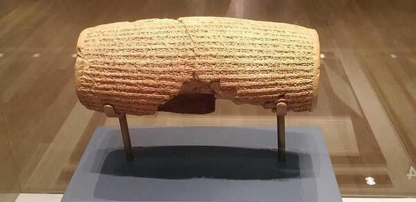 عکس کتاب کوروش کبیر