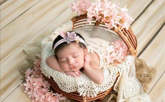 عکس آتلیه کودک با لباس عروس