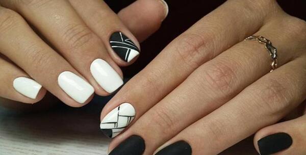 عکس طراحی ناخن سیاه و سفید