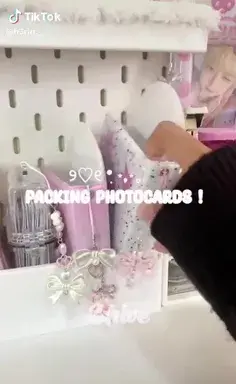 عکس لیسا با گربش