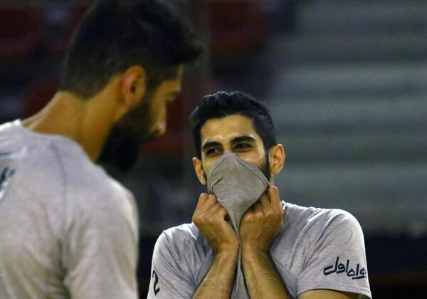 عکس سجاد عبادی در تشییع جنازه