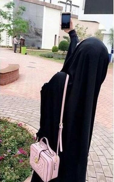 عکس دختر جوان چادری