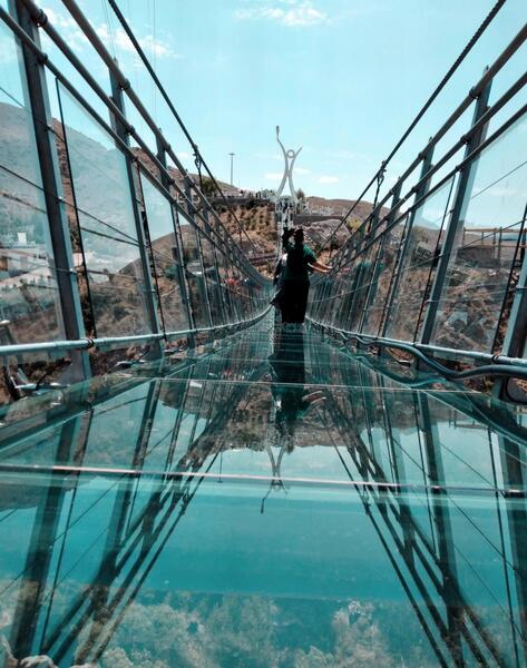 عکس پل شیشه ای