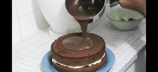 عکس روی کیک شکلاتی