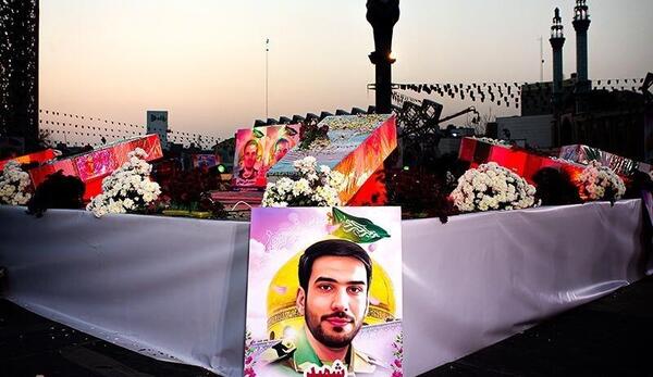 عکس رهبر شهدای مدافع حرم