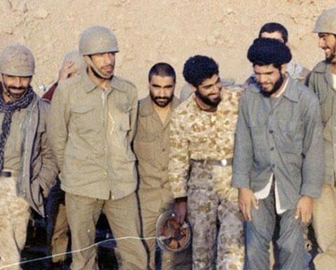 عکس حاج قاسم در فاطمیه