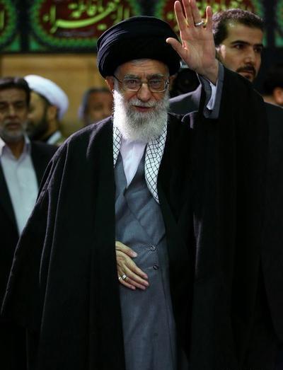 عکس حاج قاسم در فاطمیه