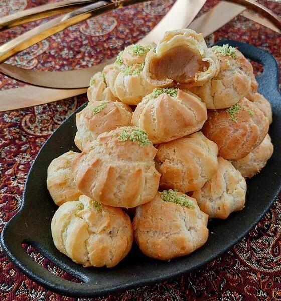 عکس حلوا در نان قیفی
