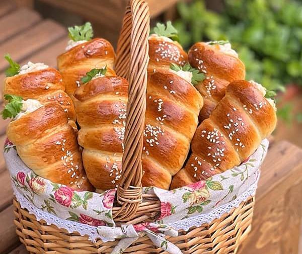 عکس حلوا در نان قیفی