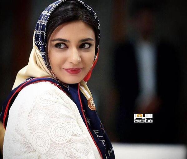 عکس لیندا کیانی در پشت صحنه