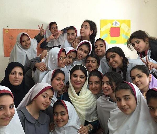 عکس لیندا کیانی در پشت صحنه