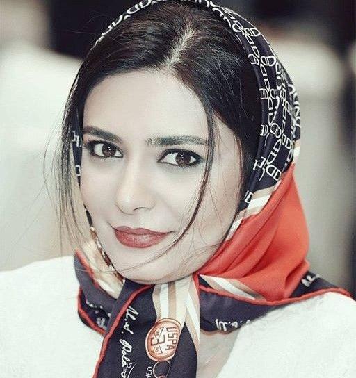 عکس لیندا کیانی در پشت صحنه