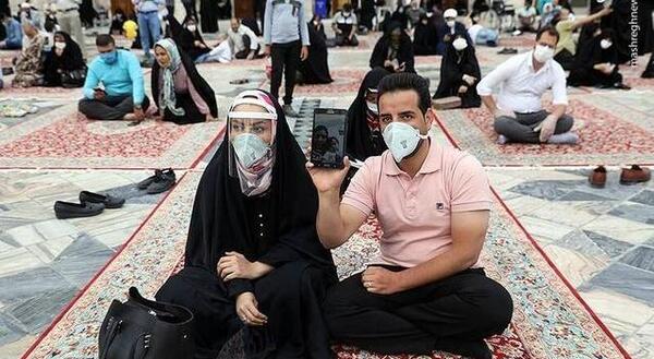 ژست عکس گرفتن در حرم امام رضا