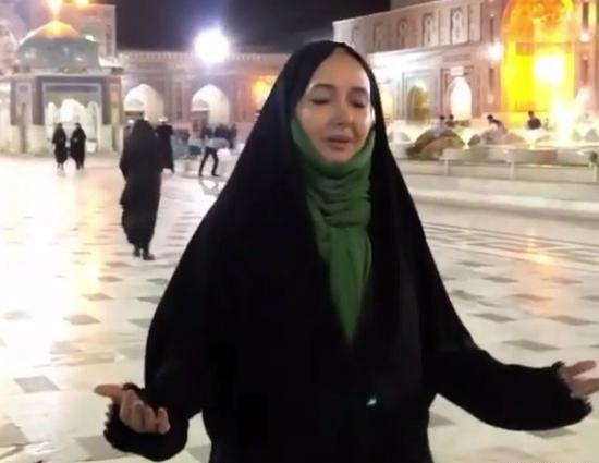 ژست عکس گرفتن در حرم امام رضا