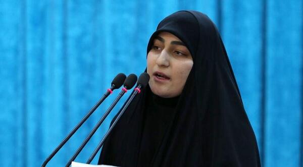 عکس زینب سلیمانی و گوشی آیفون