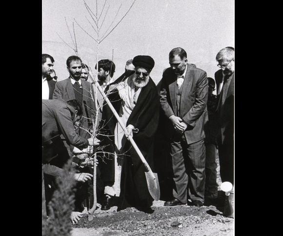 عکس رهبر جوانی