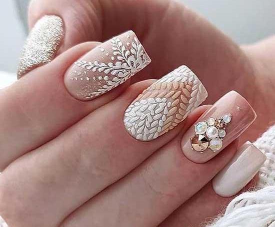 عکس مدل ناخن ذوزنقه کوتاه