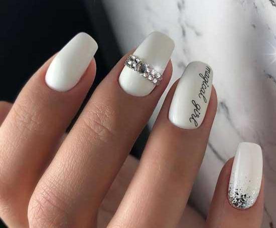 عکس مدل ناخن ذوزنقه کوتاه