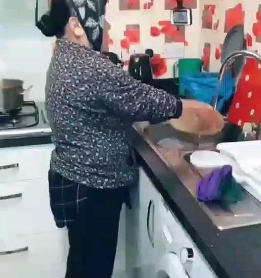 عکس خنده دار ظرف شستن