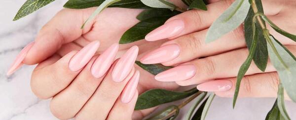 عکس دیزاین ناخن با ورق طلا