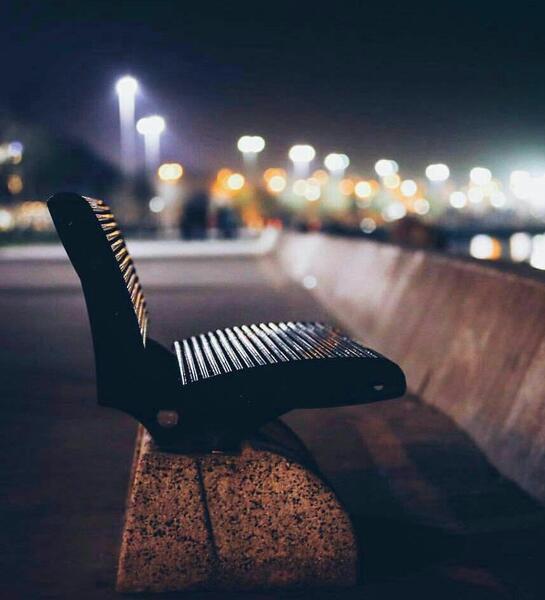 عکس صندلی تنهایی