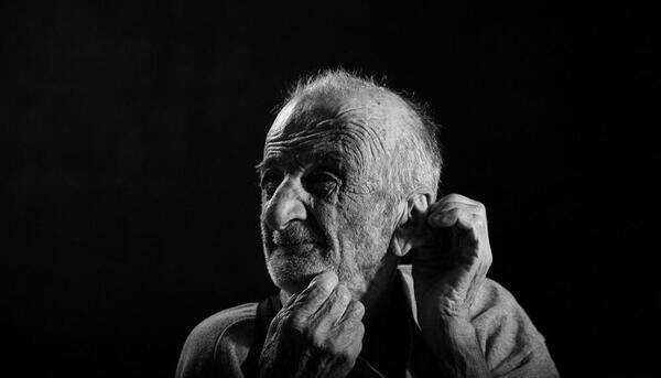 عکس صندلی تنهایی