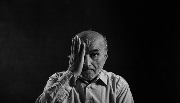 عکس صندلی تنهایی