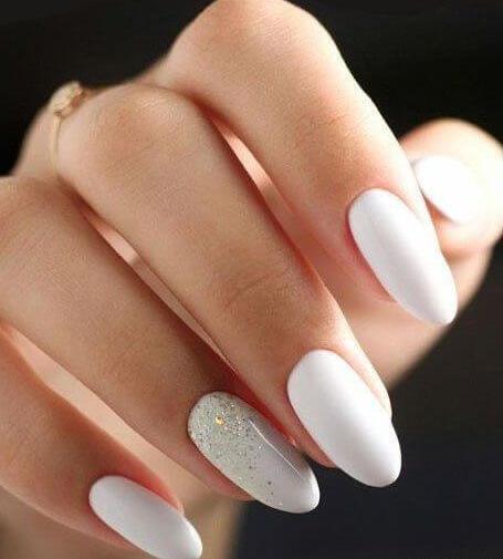 عکس طرح ناخن رنگ سفید