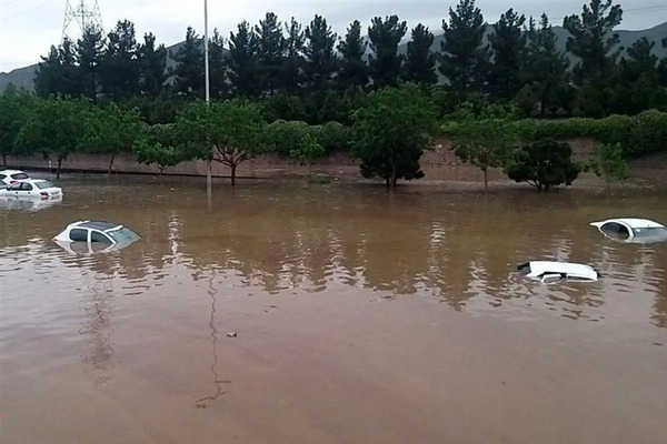 عکس بارش باران در حرم امام رضا