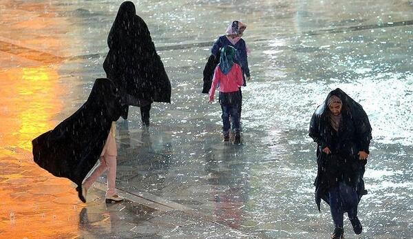 عکس بارش باران در حرم امام رضا