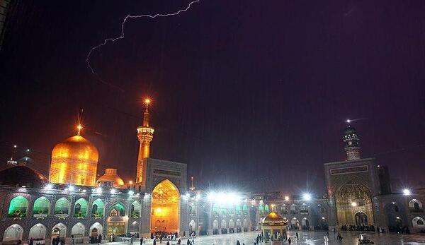 عکس بارش باران در حرم امام رضا