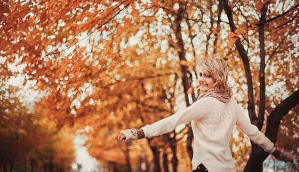 ژست عکس در طبیعت پاییزی