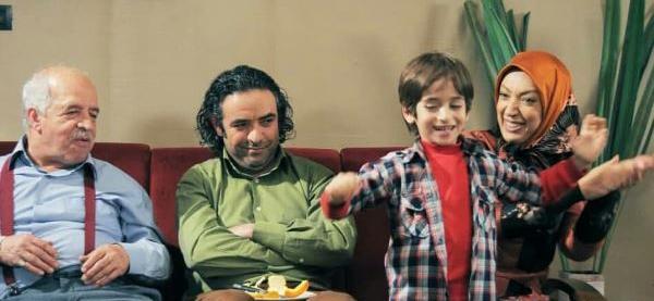 عکس زهره در سریال شمعدونی